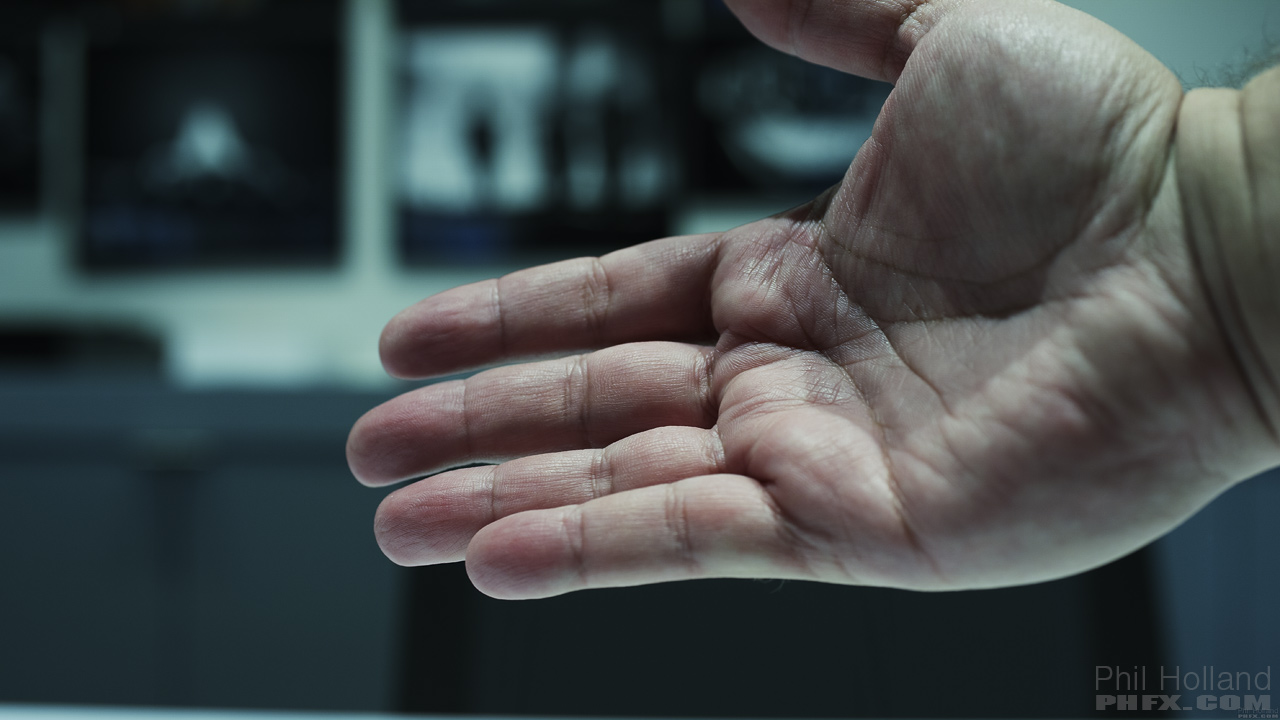 phfx_dragonHandLeicaCron35.jpg